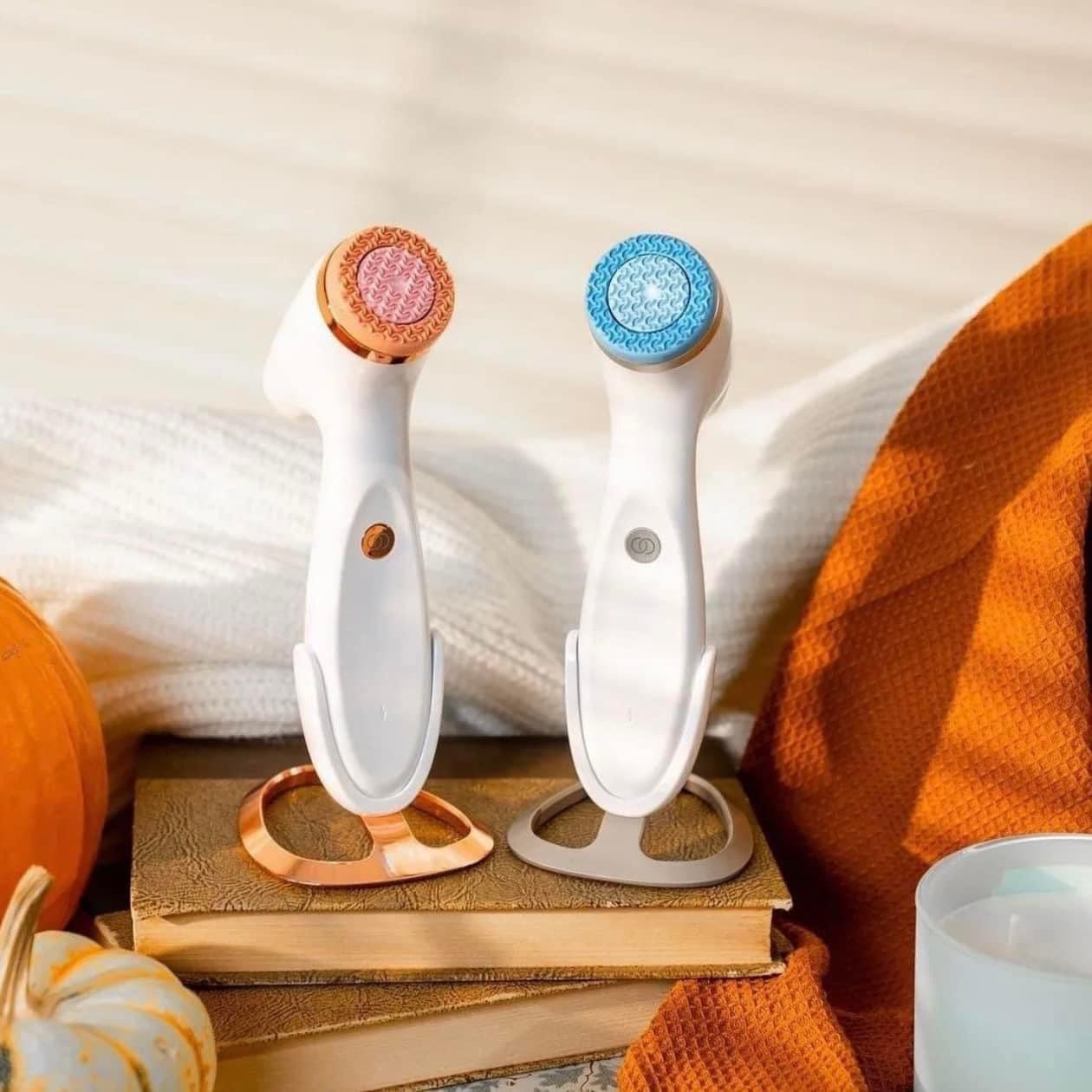Da thường/ hỗn hợp - Bộ sản phẩm hỗ trợ rửa mặt và chăm sóc da chuyên sâu ageLOC LumiSpa iO
